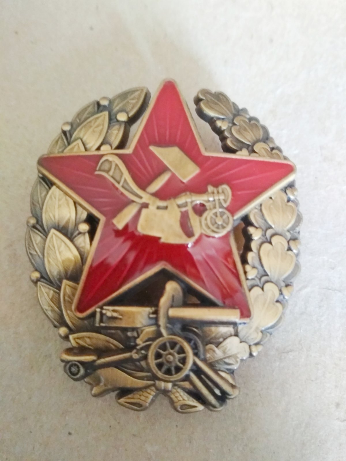 Знак "Красного командира пулеметных частей". Покрытие - краска